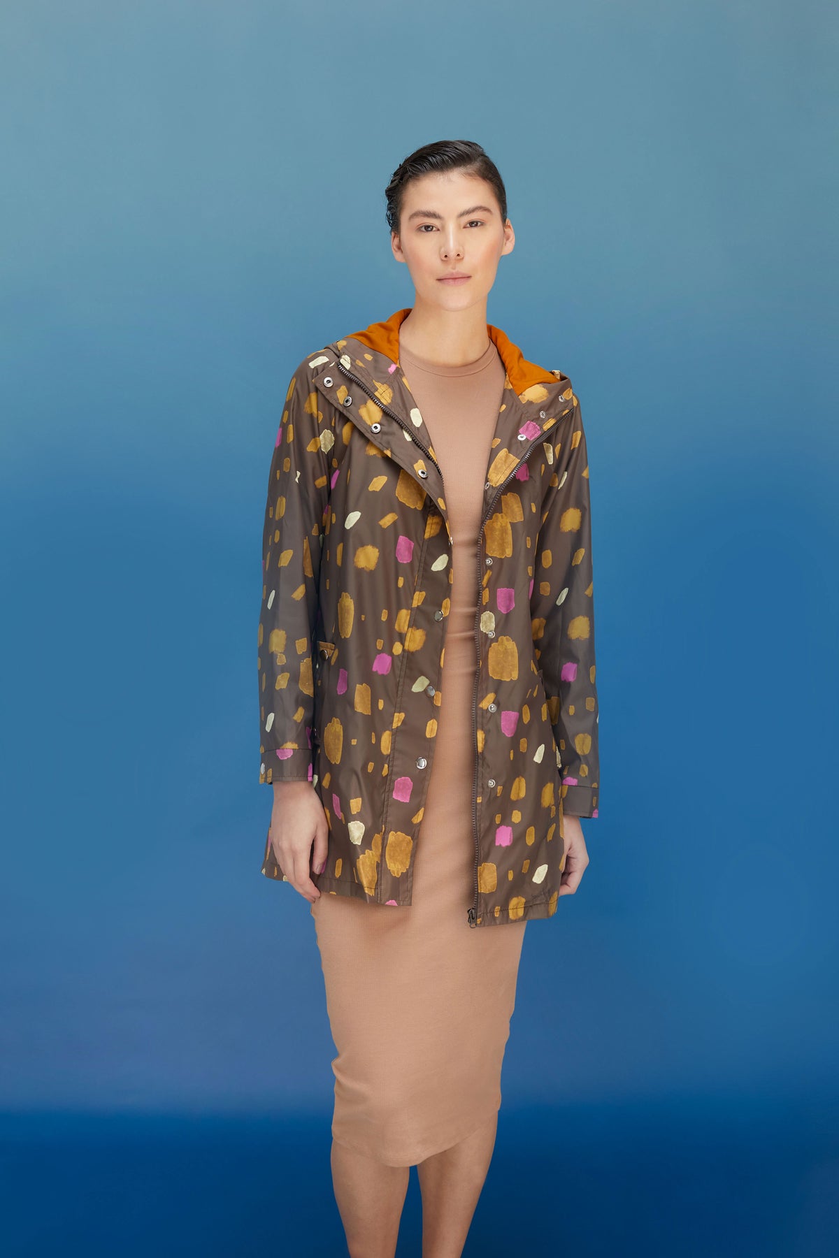 Zoe raincoat café Chaqueta impermeable mujer Ana Blooms